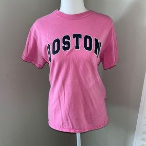 💋 3/$30 Women’s Pink Boston Tee